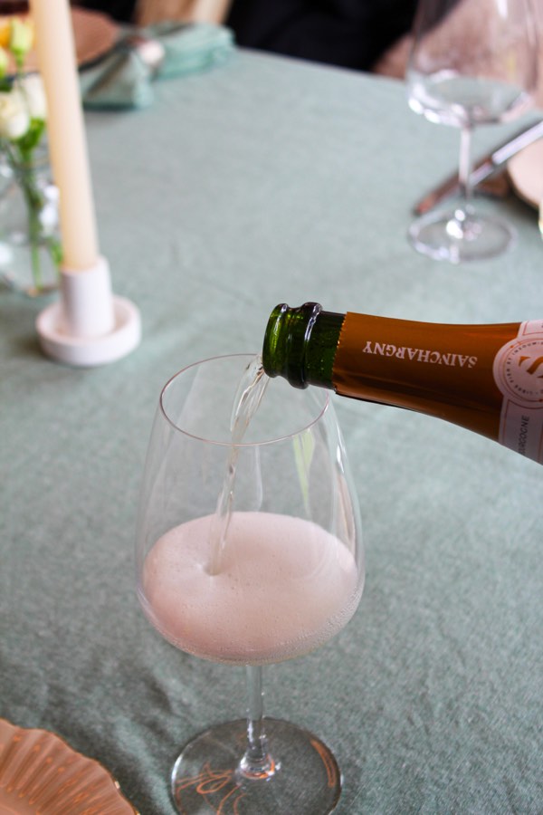 Crémant wordt ingeschonken